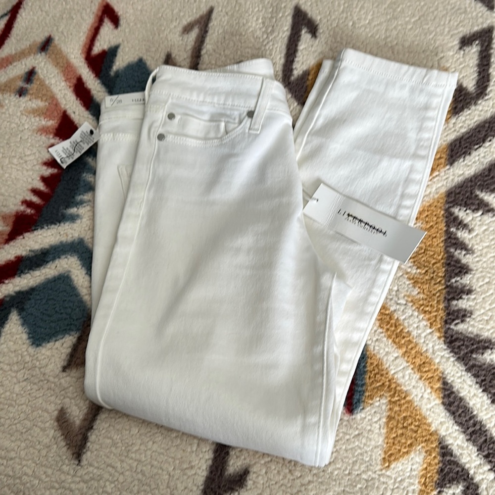 Brand new with tags Liverpool white stretchy jeans size 6/28 crop